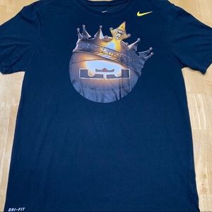 Lebron James NBA King Mens T-Shirt Size M